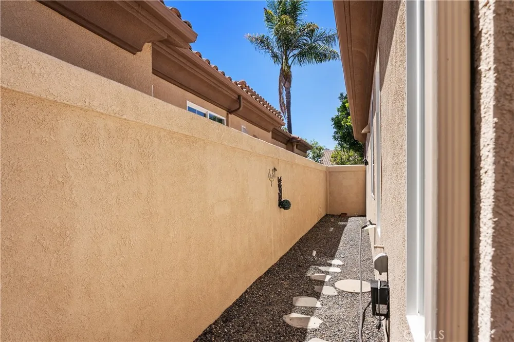 21488 Marana Mission Viejo, CA 92692