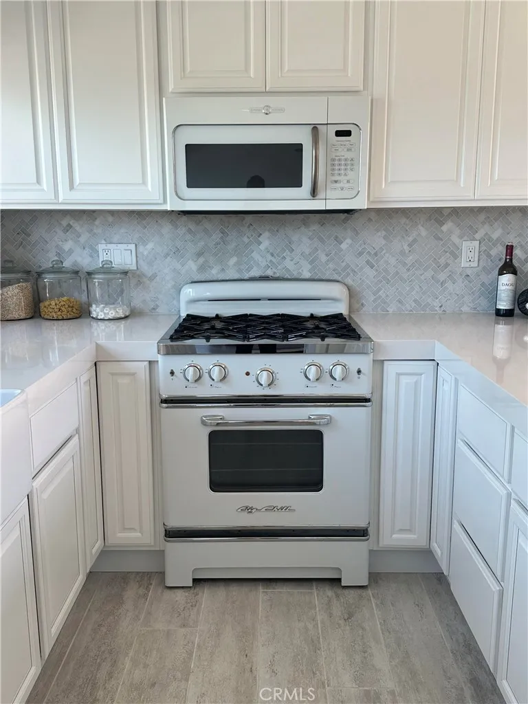 577 Ramona #B Laguna Beach, CA 92651