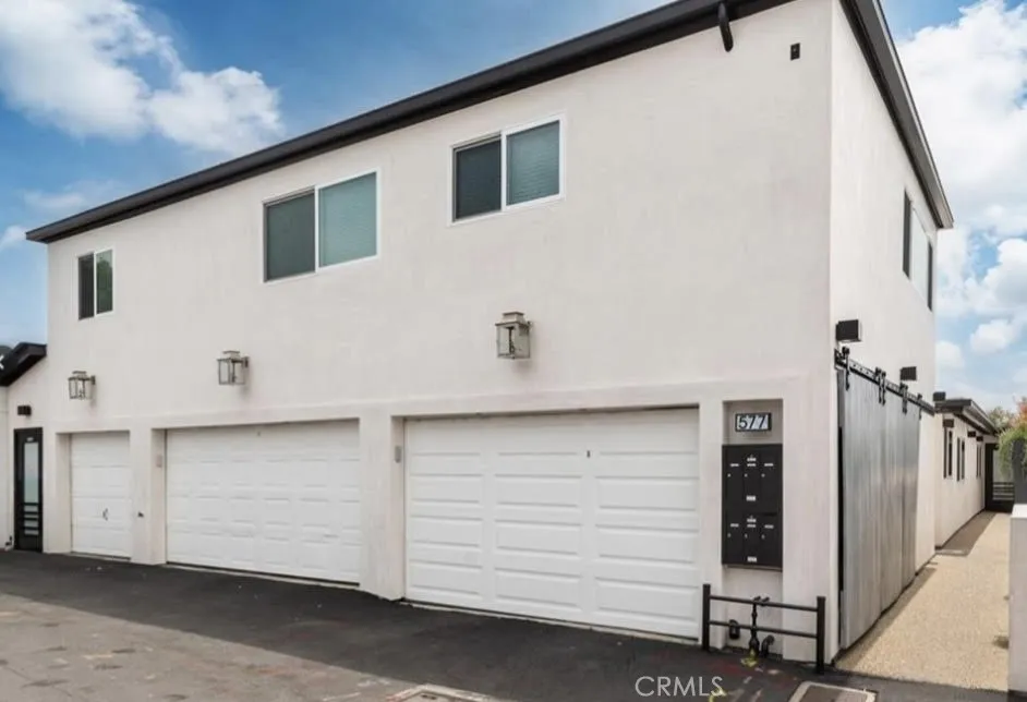 577 Ramona #B Laguna Beach, CA 92651