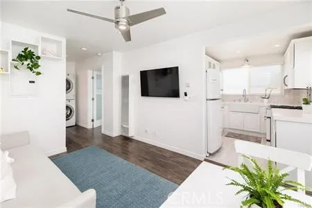 577 Ramona #B Laguna Beach, CA 92651