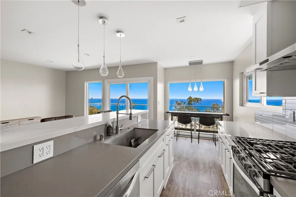 694 Coast #6 Laguna Beach, CA 92651