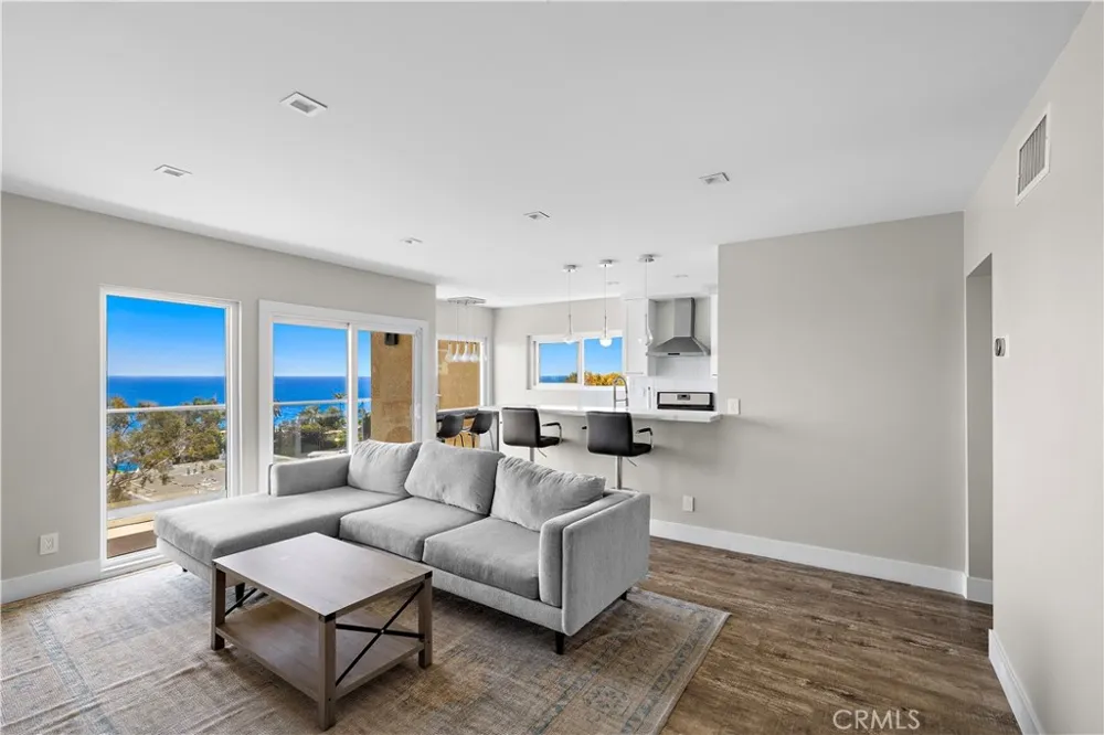 694 Coast #6 Laguna Beach, CA 92651