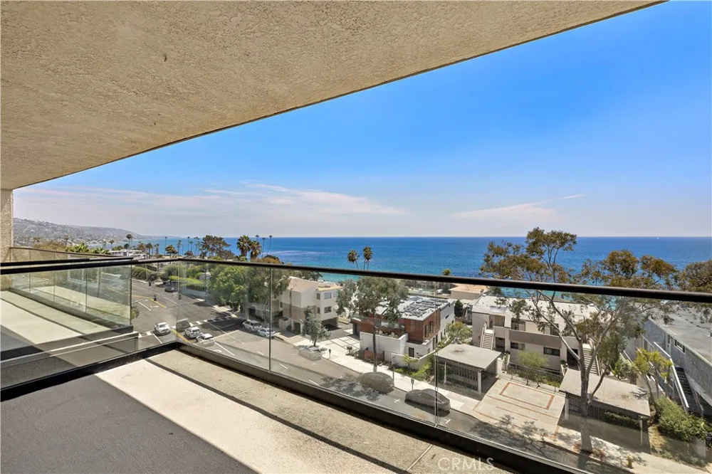 694 Coast #6 Laguna Beach, CA 92651