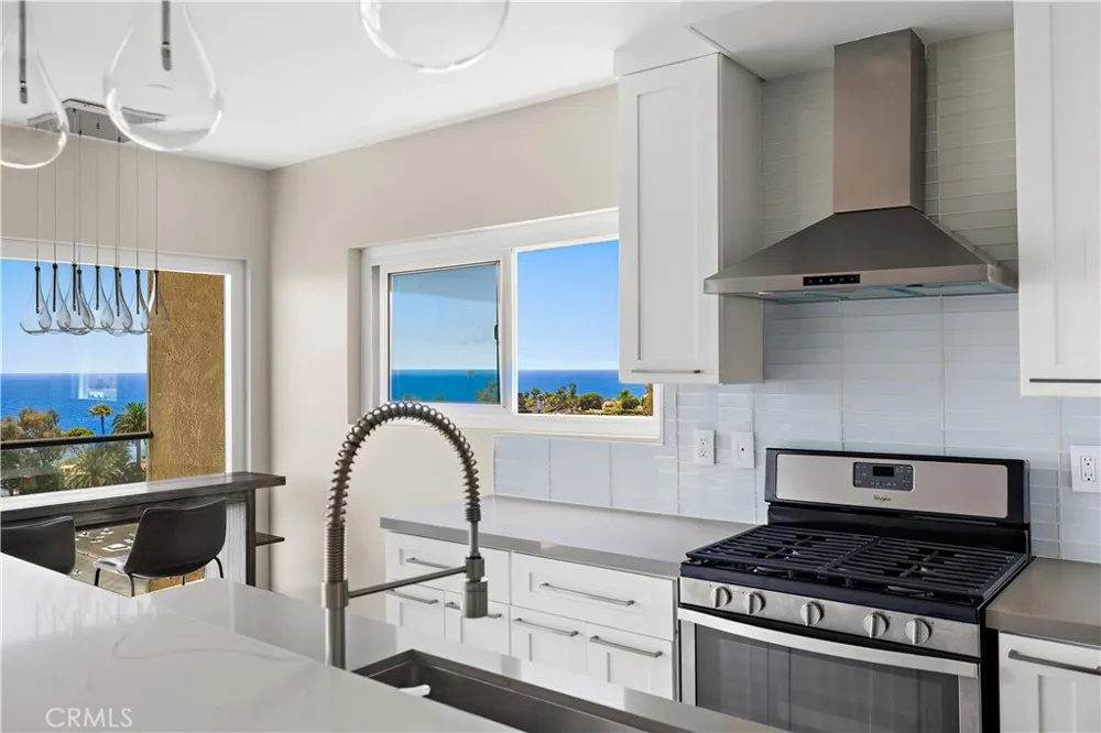 694 Coast #6 Laguna Beach, CA 92651