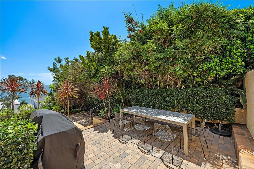 694 Coast #6 Laguna Beach, CA 92651
