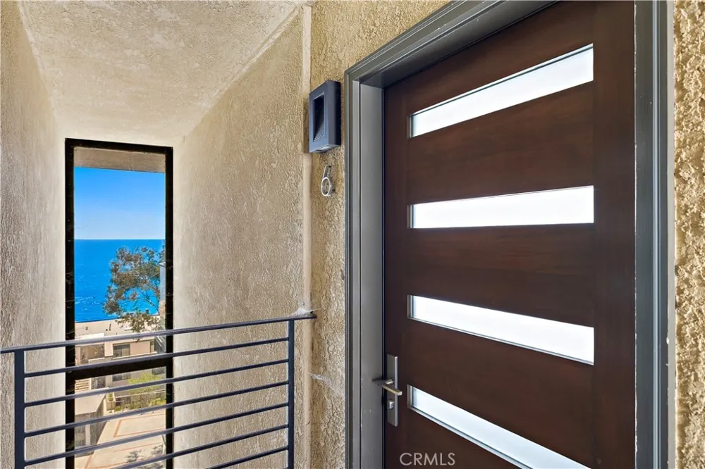 694 Coast #6 Laguna Beach, CA 92651