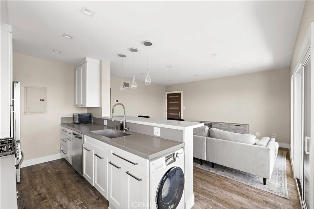 694 Coast #6 Laguna Beach, CA 92651