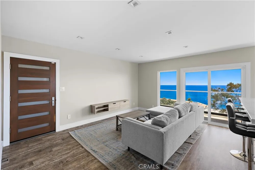 694 Coast #6 Laguna Beach, CA 92651