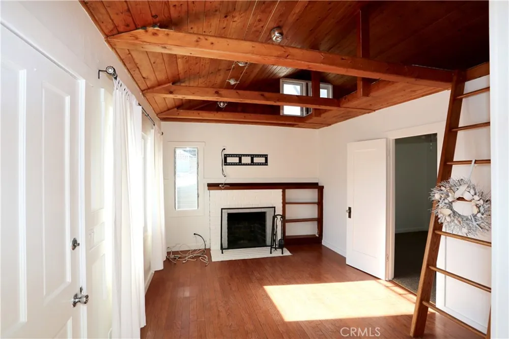426 Aster Street #B back Laguna Beach, CA 92651