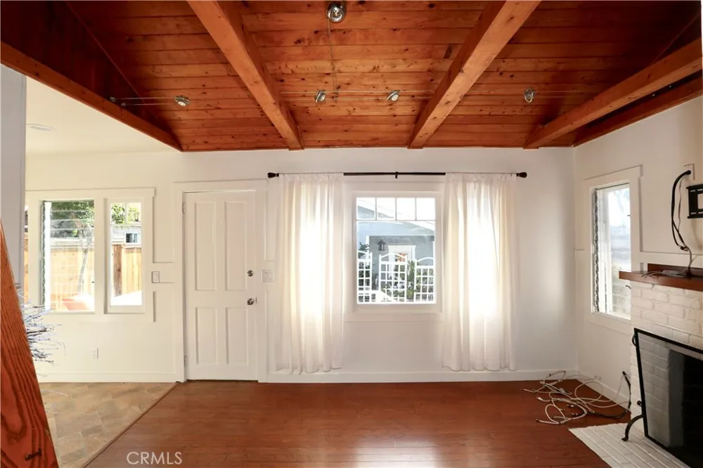 426 Aster Street #B back Laguna Beach, CA 92651
