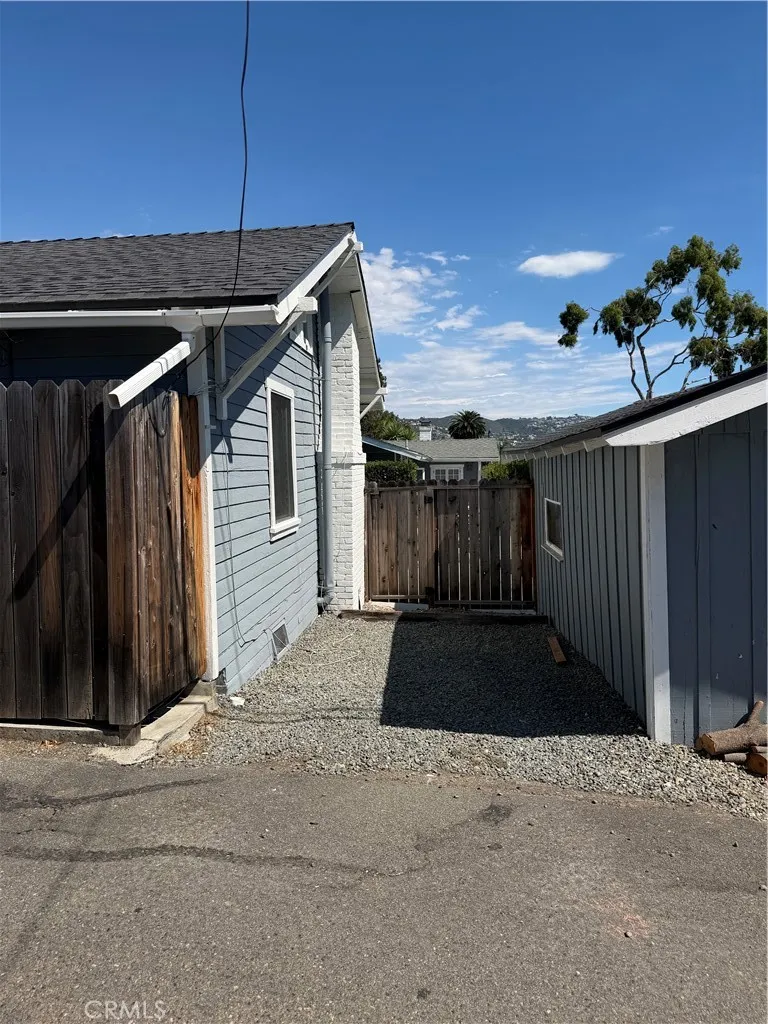 426 Aster Street #B back Laguna Beach, CA 92651
