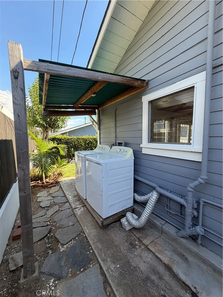 426 Aster Street #B back Laguna Beach, CA 92651