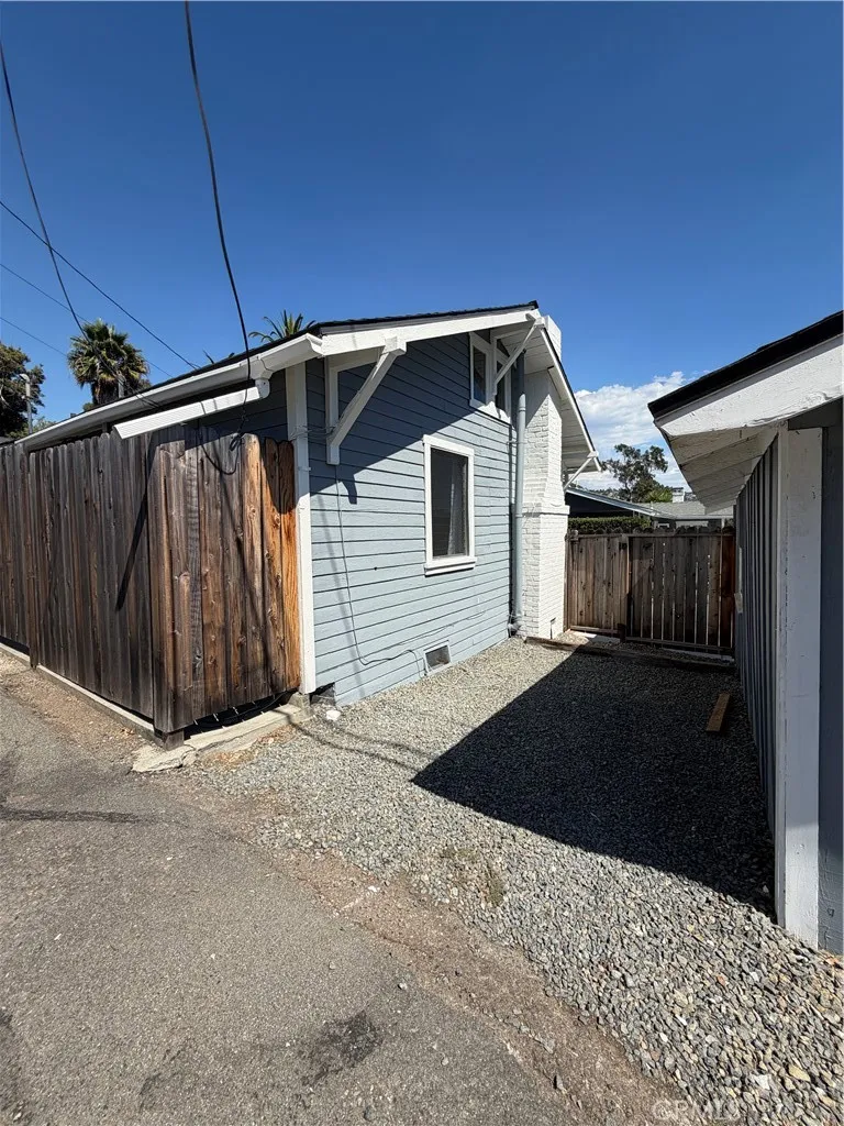 426 Aster Street #B back Laguna Beach, CA 92651