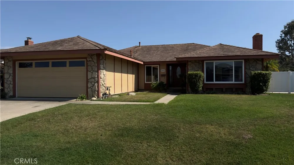24876 Via Larga Laguna Niguel, CA 92677