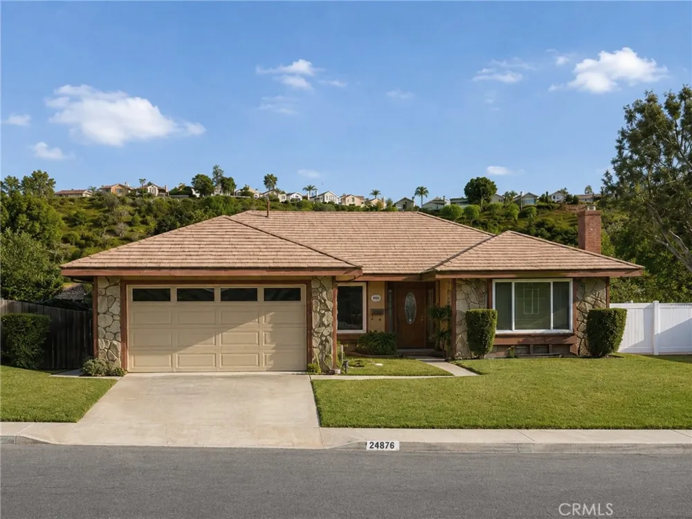 24876 Via Larga Laguna Niguel, CA 92677
