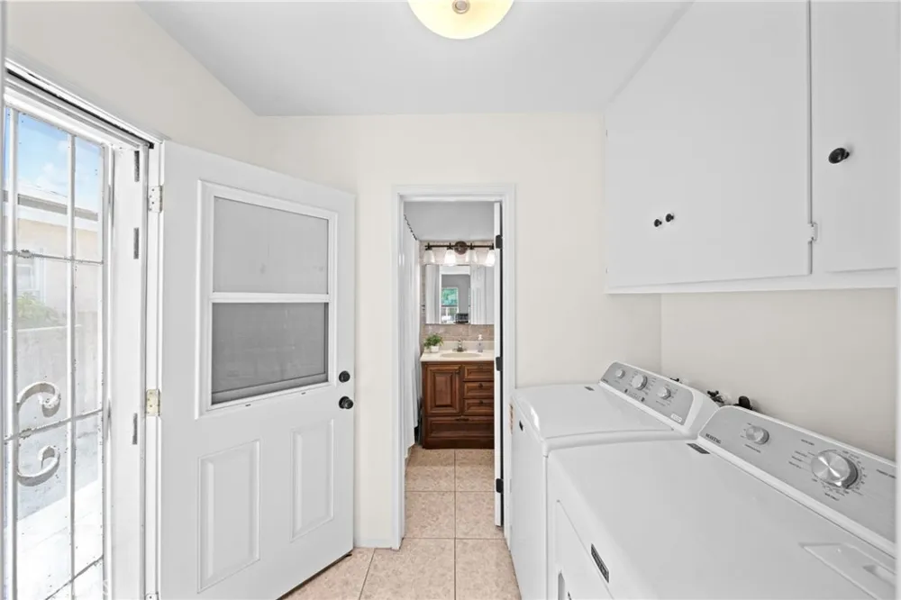 4020 Josephine Lynwood, CA 90262