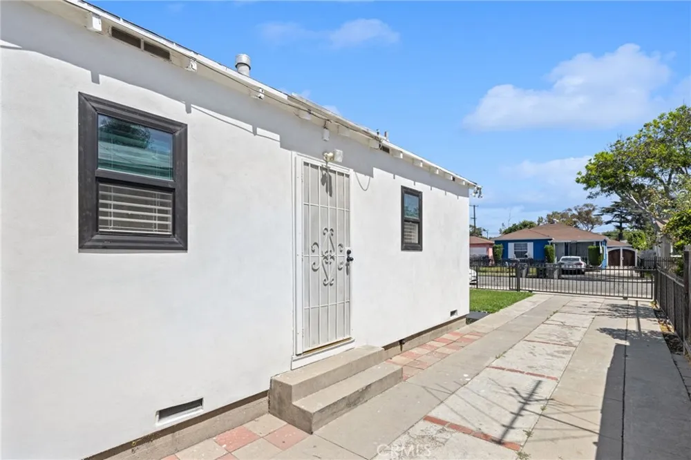 4020 Josephine Lynwood, CA 90262