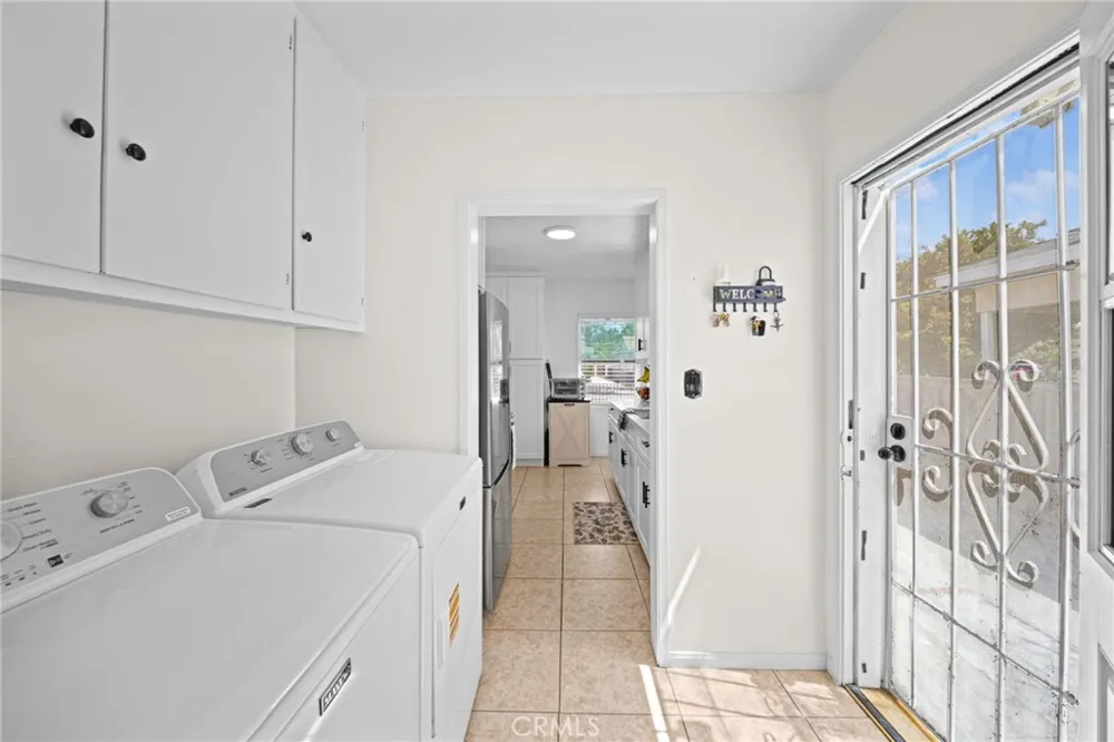 4020 Josephine Lynwood, CA 90262