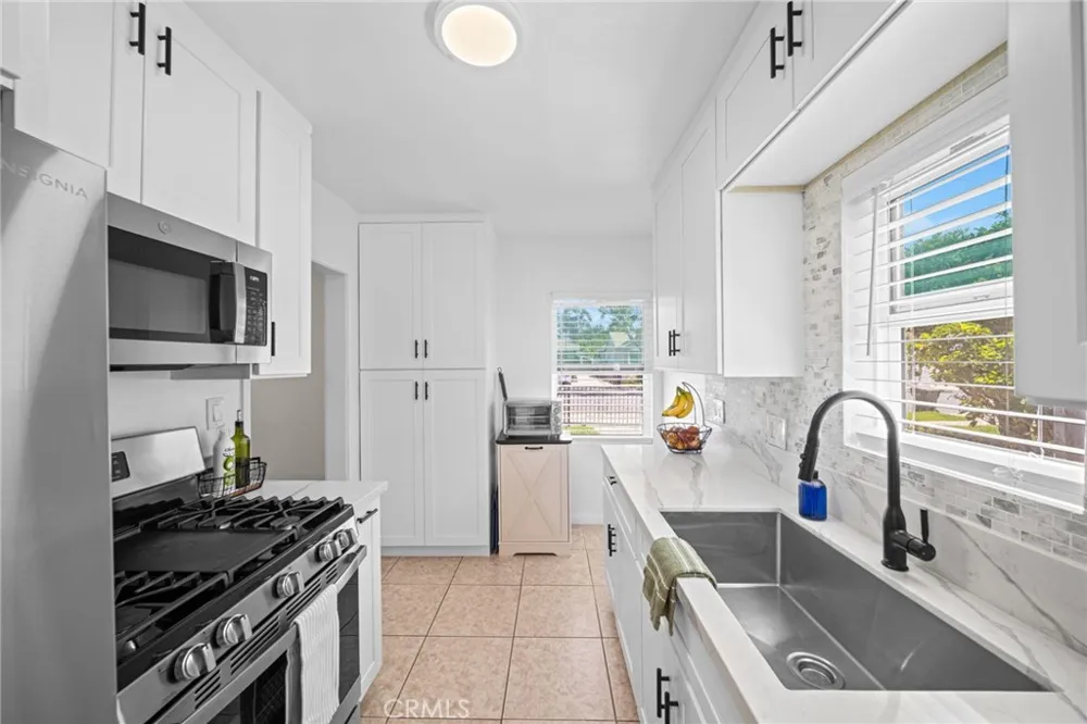 4020 Josephine Lynwood, CA 90262