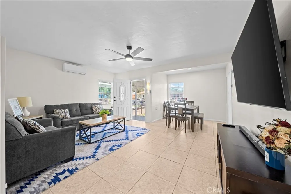 4020 Josephine Lynwood, CA 90262
