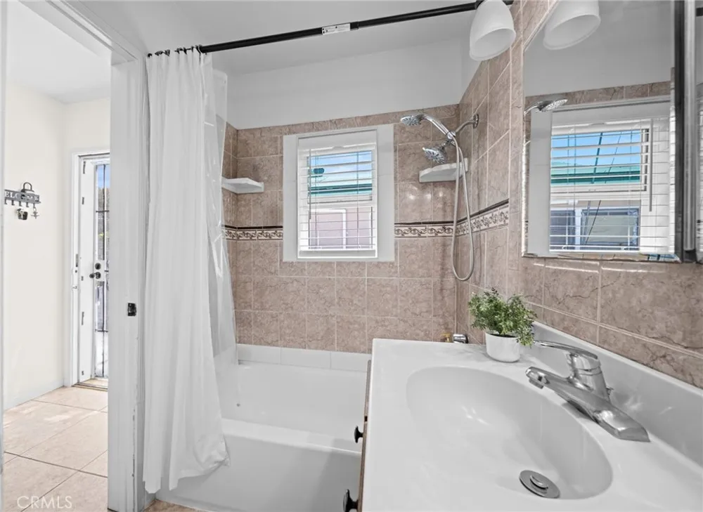 4020 Josephine Lynwood, CA 90262