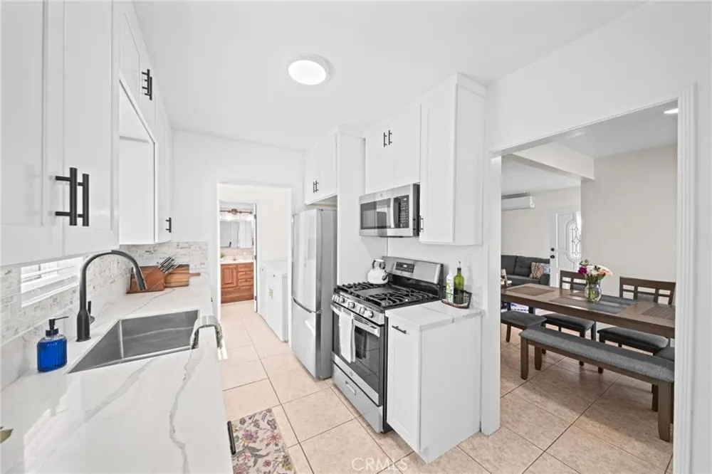 4020 Josephine Lynwood, CA 90262