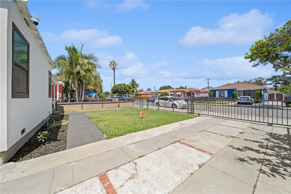 4020 Josephine Lynwood, CA 90262