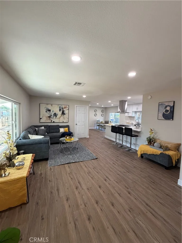 5405 Dodd Jurupa Valley, CA 91752