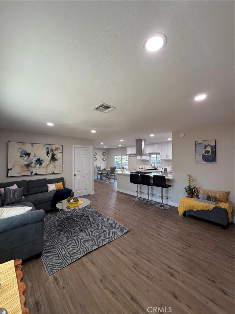 5405 Dodd Jurupa Valley, CA 91752