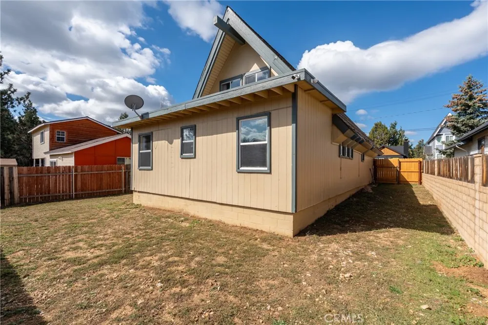 115 Sunset Sugarloaf, CA 92386