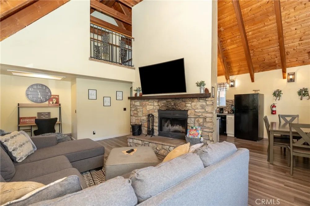 115 Sunset Sugarloaf, CA 92386
