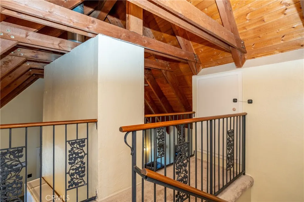 115 Sunset Sugarloaf, CA 92386