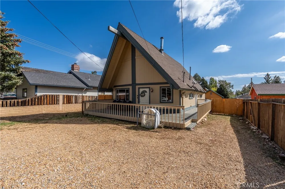 115 Sunset Sugarloaf, CA 92386