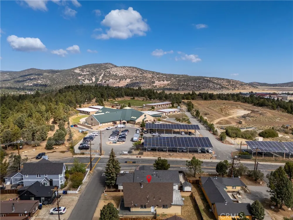 115 Sunset Sugarloaf, CA 92386