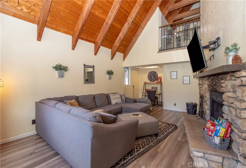 115 Sunset Sugarloaf, CA 92386