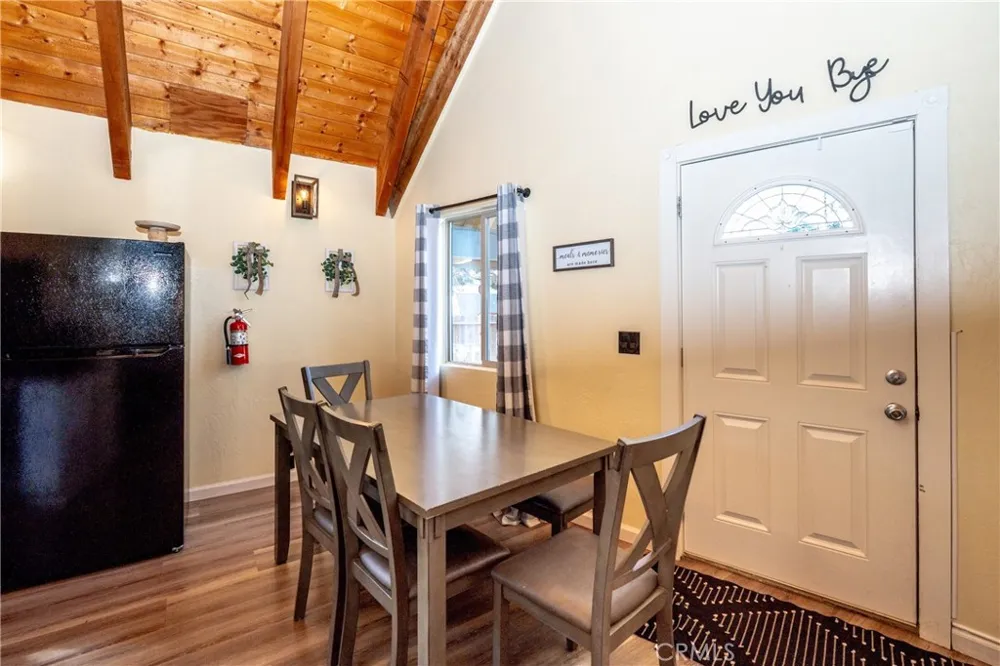 115 Sunset Sugarloaf, CA 92386
