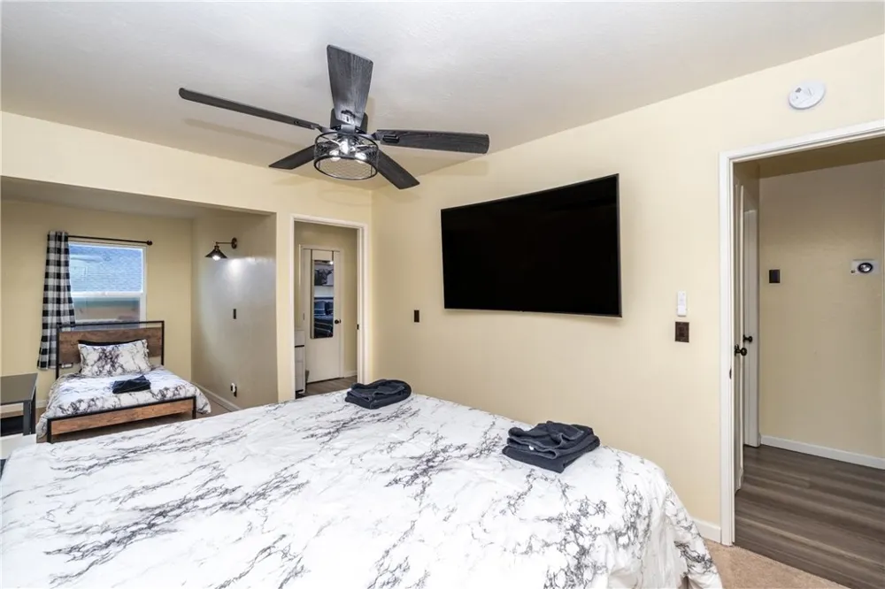 115 Sunset Sugarloaf, CA 92386