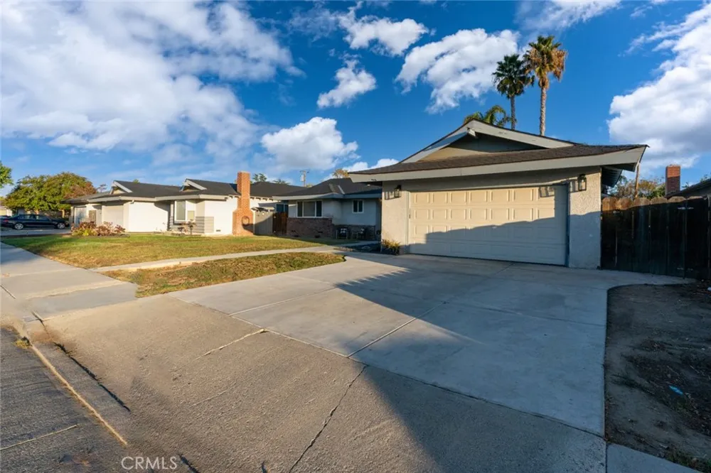 1062 Madison Los Banos, CA 93635