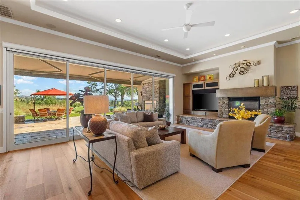 2369 Oak Creek Drive Copperopolis, CA 95228