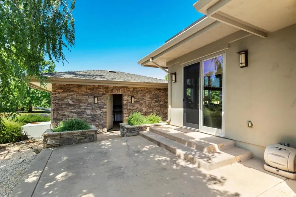 2369 Oak Creek Drive Copperopolis, CA 95228