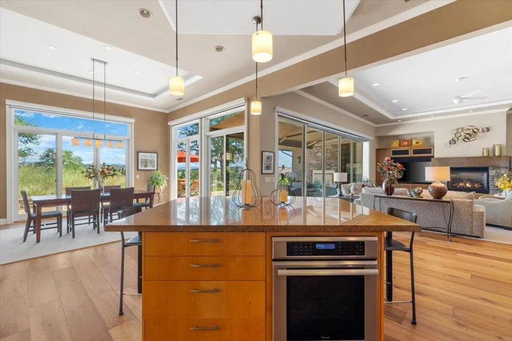 2369 Oak Creek Drive Copperopolis, CA 95228