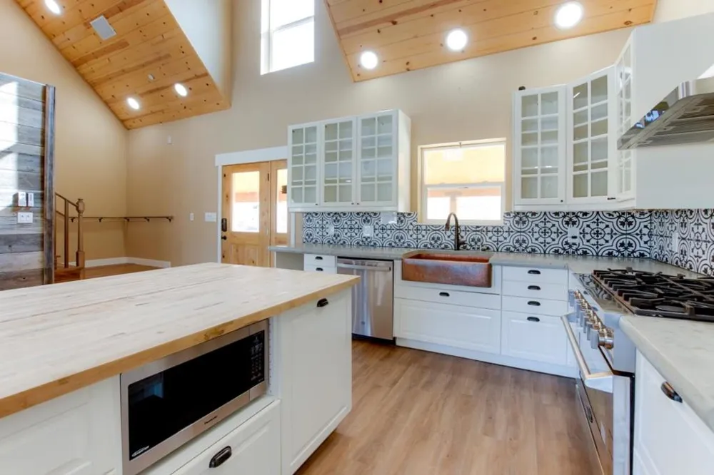 20391 Panoche Road Paicines, CA 95043