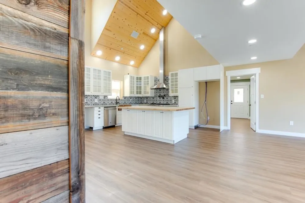 20391 Panoche Road Paicines, CA 95043