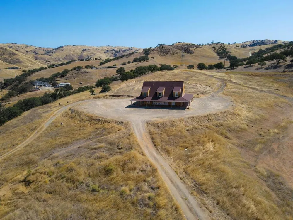 20391 Panoche Road Paicines, CA 95043