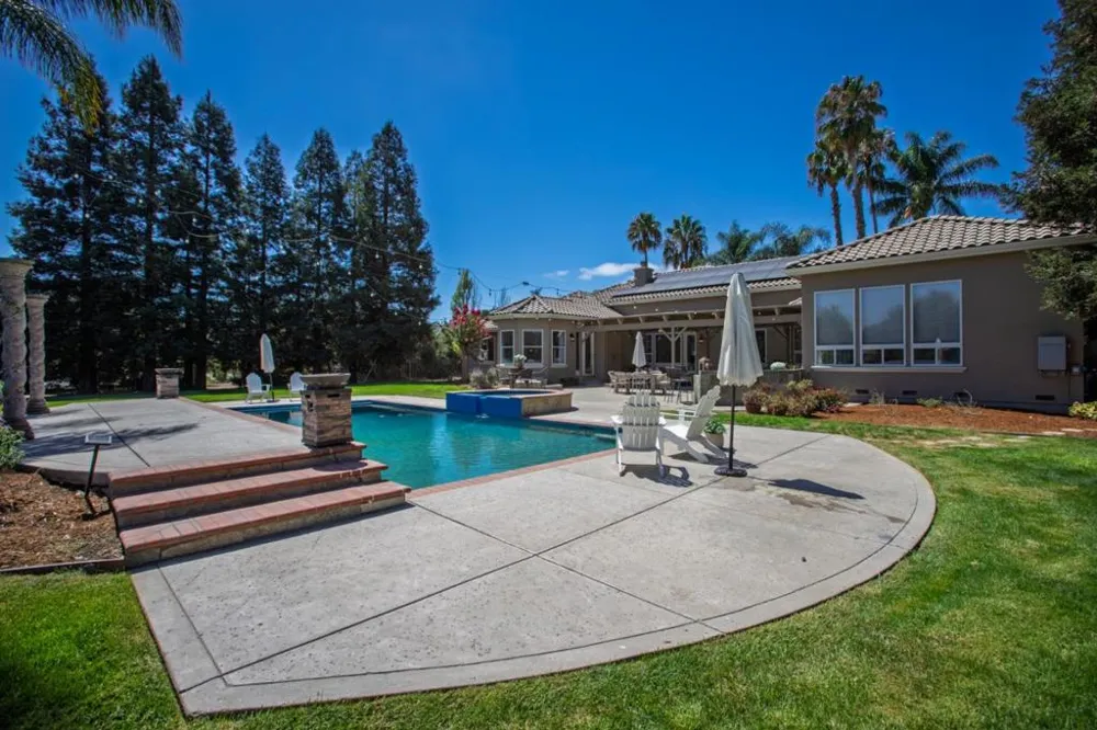 10746 Green Valley Drive Gilroy, CA 95020