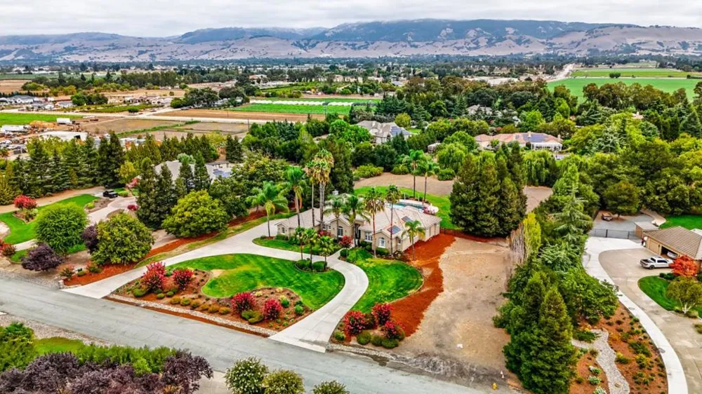 10746 Green Valley Drive Gilroy, CA 95020