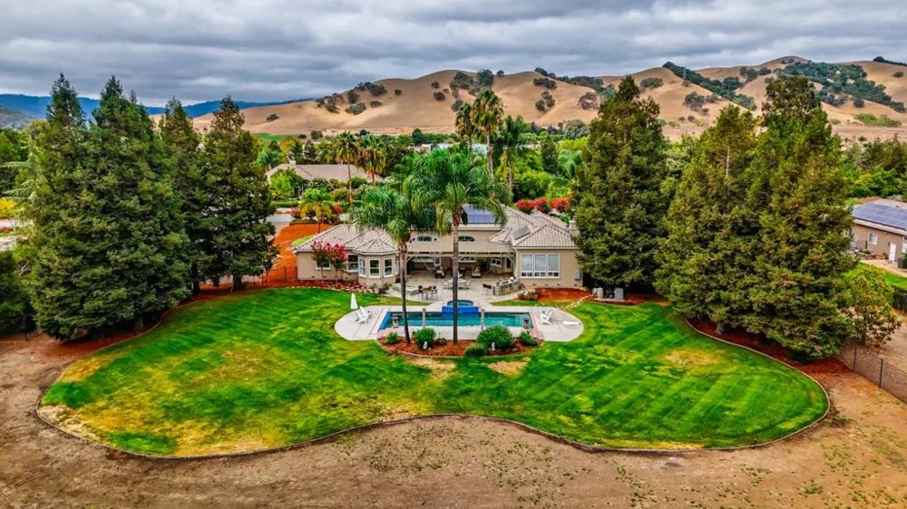 10746 Green Valley Drive Gilroy, CA 95020
