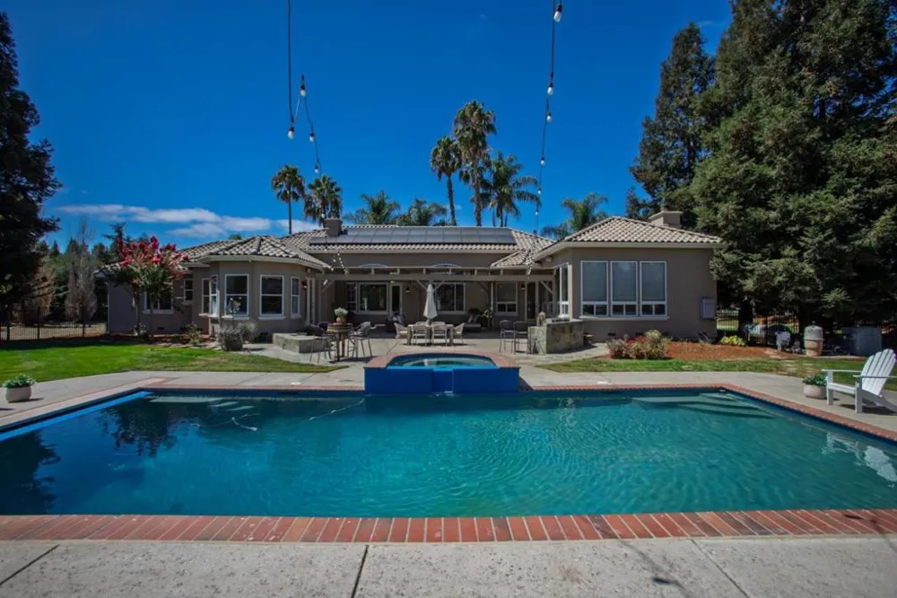 10746 Green Valley Drive Gilroy, CA 95020