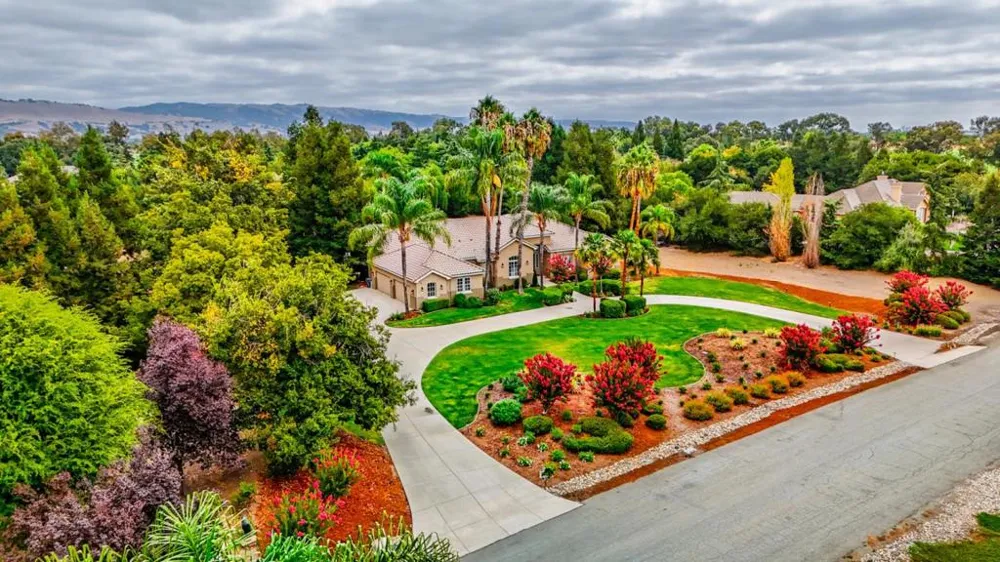 10746 Green Valley Drive Gilroy, CA 95020