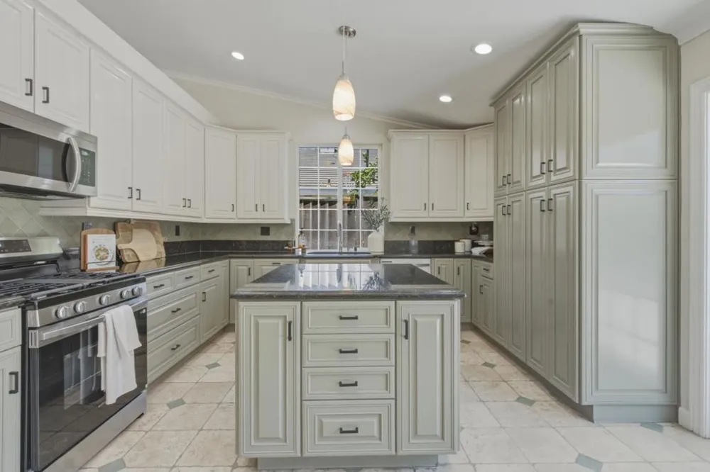 871 Joe Borovich Drive Hollister, CA 95023